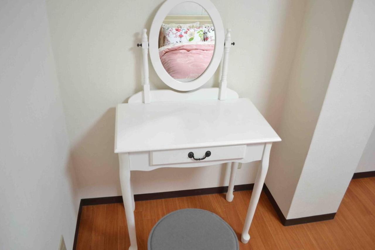 Namba Dotonbori Apartment: Stylish Near Main Attractions Apartment *
