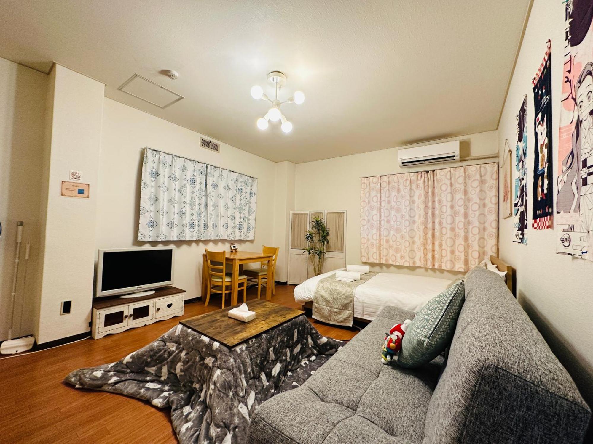 Namba Dotonbori Apartment: Stylish Near Main Attractions * Osaka