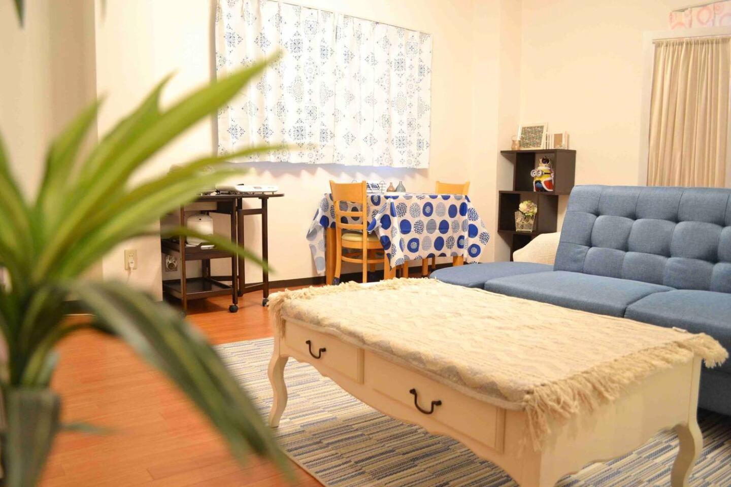 Namba Dotonbori Apartment: Stylish Near Main Attractions * Osaka